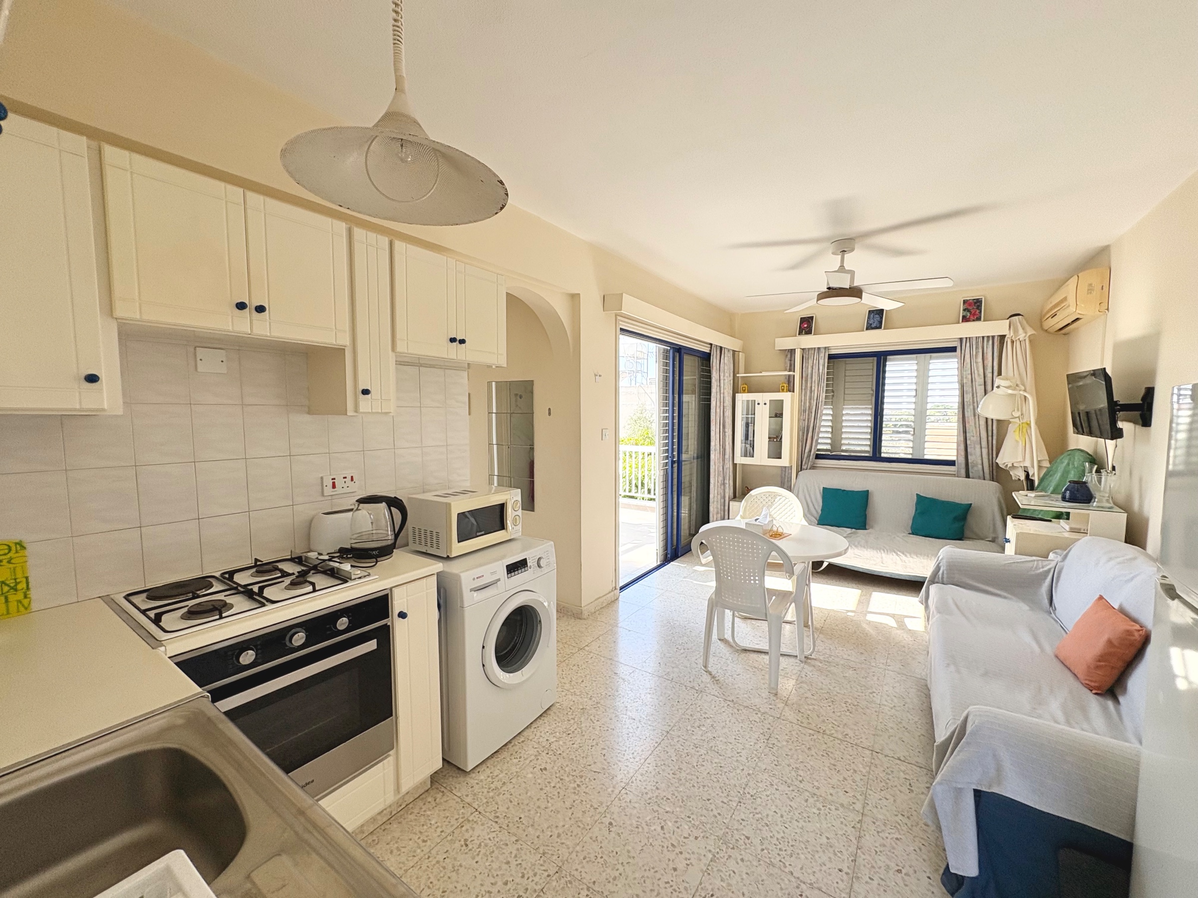 ONE BEDROOM APARTMENT - WALK TO THE BEACH - PYLA TOURIST AREA
