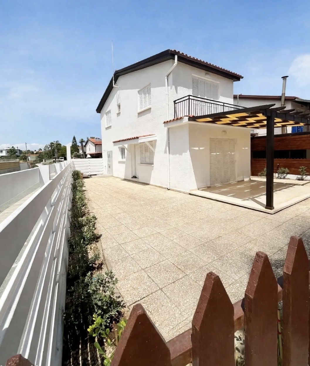 FULLY RENOVATED 3-BEDROOM DETACHED HOUSE FOR SALE | PERVOLIA, LARNACA