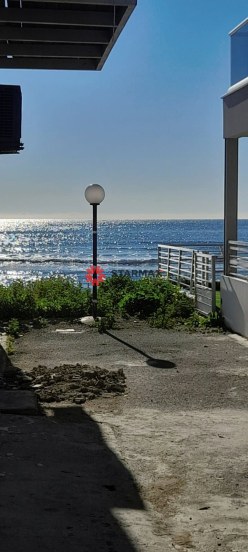 SEA FRONT 4 BEDROOM HOUSE IN MENEOU