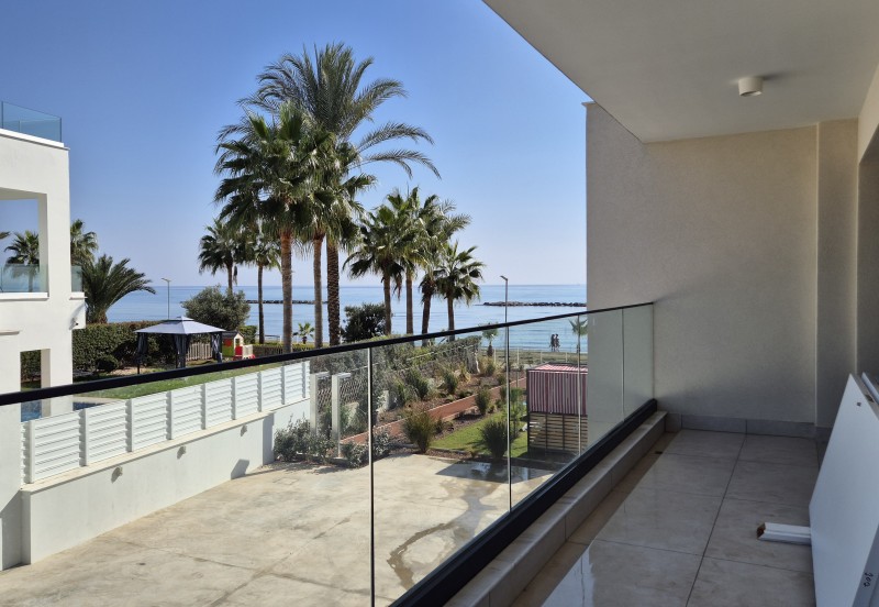 Modern Apartment 2 Bedrooms First Line to the Sea Dhekelia road Larnaca