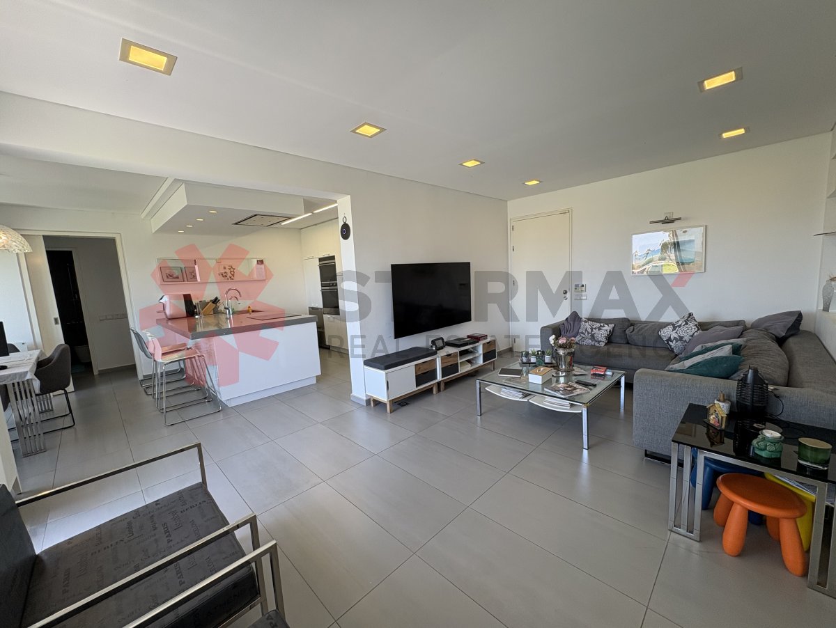 EXCLUSIVE THREE BEDROOM GROUND FLOOR BEACH-FRONT APARTMENT-WALK TO THE SEA