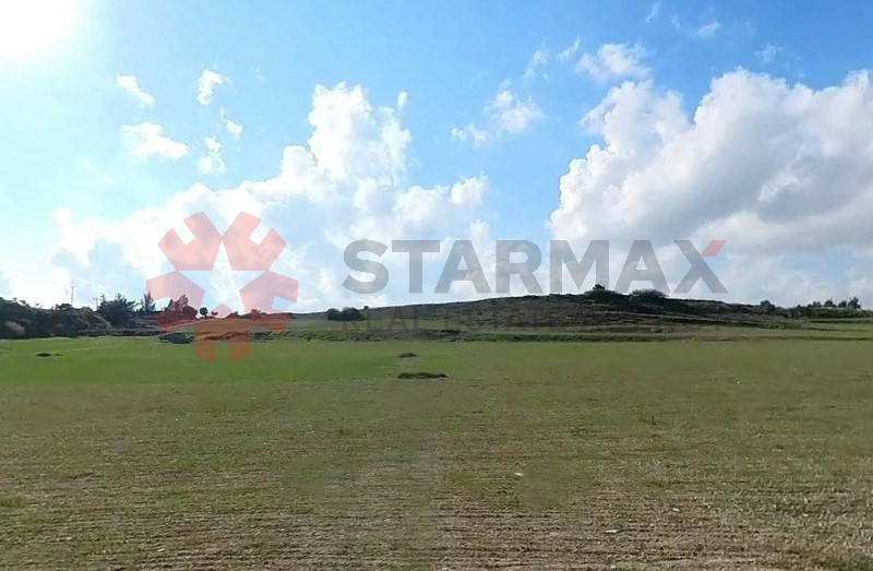 RESIDENTIAL FIELD OF 2500 SQUARE METERS IN ARADIPPOU